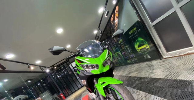 膜呗隐形车衣案例:ninja 400完美贴隐形车衣 漆面保护一步到位