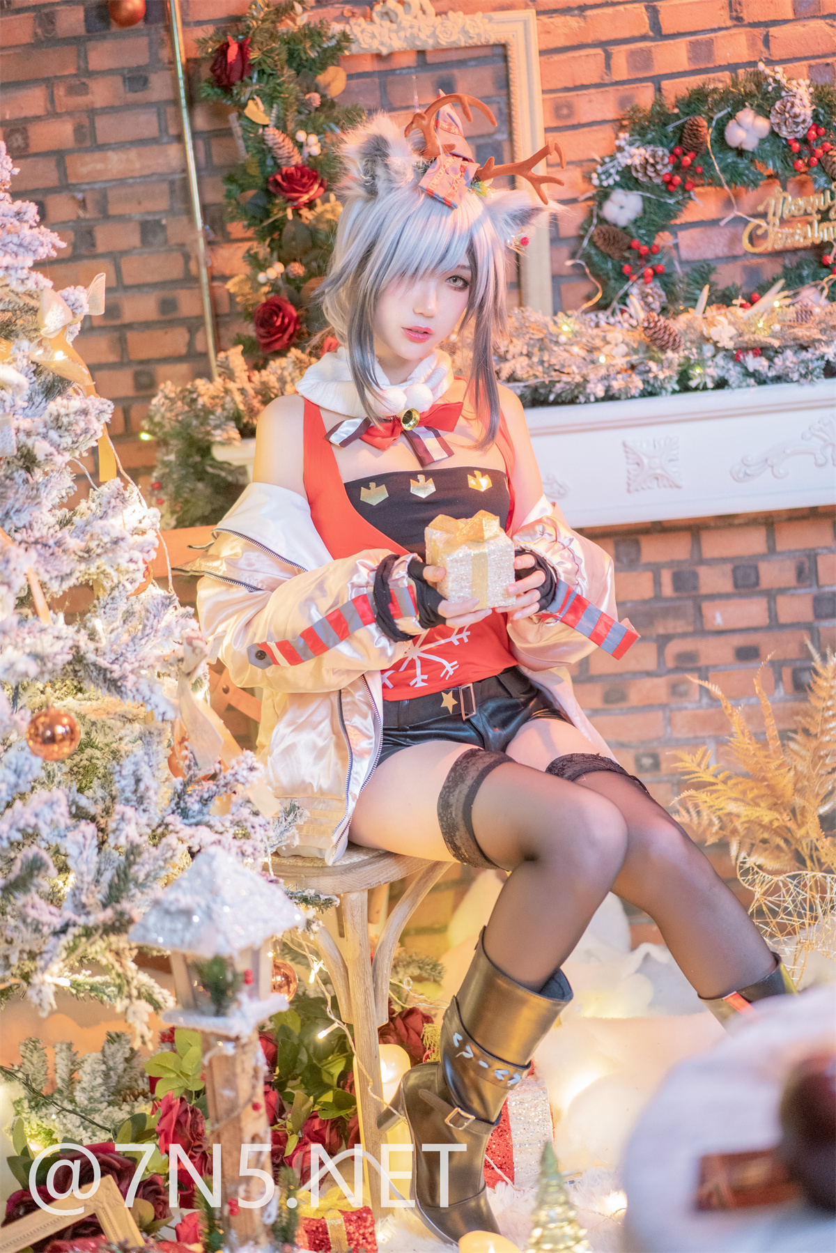 网络红人@周叽是可爱兔兔 圣诞嘿丝兽耳[18P-297MB]