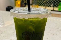 اكتشف مشروب المشاهير على الإنترنت شنتشن صبغة اصطناعية صفراء غروب الشمس ، "مشروب الشاي التايلاندي" على القائمة