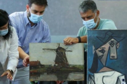 عُثر على لوحات بيكاسو التي سُرقت قرابة عشر سنوات ، واعتقل مشتبه به لسرقته لوحات