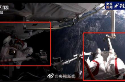 劉伯明はロボットアームの上に立って、キャビンの外にいる2人の宇宙飛行士の集合写真を撮りました。ロボットアームが「壊れて」しまうのではないかと心配ですか？