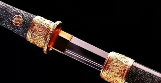 绝世名剑紫电青霜剑是怎么落入三侠五义之东方侠智化之手的?