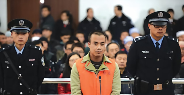 "始末:多次与已婚女性同居,夺命厨师杀人腌尸山西煤老板3小时枪杀14人