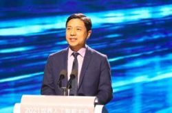 Li Yanhong：ロボットのようなスマートカーは2台になります