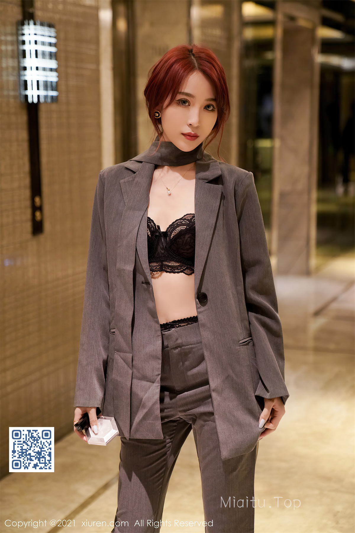 [XIUREN秀人网] 2021.04.30 No.3368 周慕汐baby 经典职场职业OL制服[66P/667MB]-觅爱图