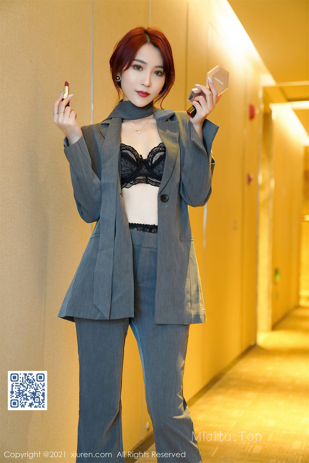 [XIUREN秀人网] 2021.04.30 No.3368 周慕汐baby 经典职场职业OL制服[66P/667MB]-觅爱图