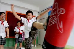 سجل نصف الطلاب 100 نقطة في الاختبار ، وكان أطفالهم يبلغون من العمر 98 عامًا ، مما تسبب في اكتئاب معلمي المدارس الابتدائية الرئيسية في هانغتشو