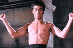 李小龙最屌炸天的腹肌训练绝技，学会了你也能有六块！