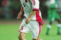 كان فان زى يى 1995 أفضل عام فى كرة القدم الصينية ، حيث فاز بلقب هداف الفريق وأصبح "رئيس" فريق كرة القدم الوطنى.