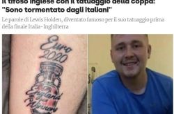 体にヨーロッパカップのタトゥーを入れているイングランドのファン：私はワールドカップを決勝戦まで入れ墨し続けます！