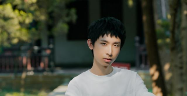 张大仙的壁纸,梦泪的壁纸,看到照片,差别有点大