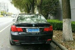 上海66666はどの車に乗っていますか？