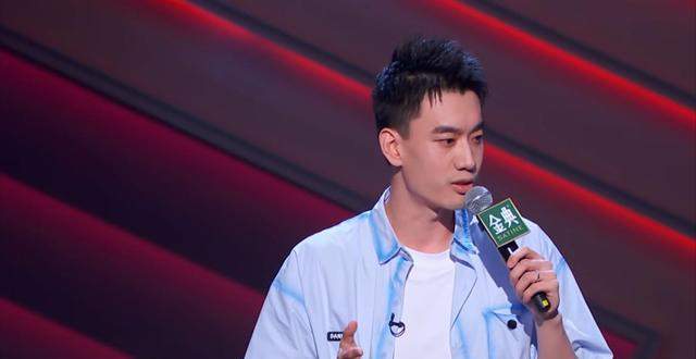 上海交警黄俊"炸梗"走红,《脱口秀大会4》老选手表现不佳