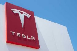 Tesla의 전화 후 인도는 전기 자동차에 대한 수입 관세를 대폭 낮추는 것을 고려합니다.