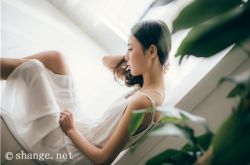 脖子上的肉肉怎么减 坚持9个动作让你秒变天鹅颈