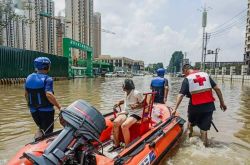 فيلم وثائقي عن دعم الصليب الأحمر الصيني في الوقاية من الفيضانات والإغاثة من الكوارث في خنان