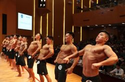 The body after giving up fried chicken and milk tea! The first Shanghai University Student Bodybuilding Championships kicked off