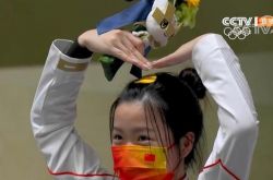 金メダル受賞者がファイヤーマニキュアをもたらします！楊倖の真珠のマニキュアがとてもかわいい、劉詩雯の青いマニキュアに焦点が当てられています