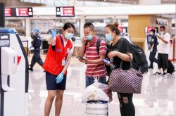 أسبوع واحد من الانتقال ، يعمل مطار تشينغداو جياودونغ الدولي بسلاسة ومنظمة