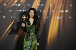 第32回金曲奨が発表され、TianFuzhenが最優秀中国女性歌手賞を受賞しました