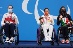 패럴림픽 금메달리스트 첫날! 중국팀은 금메달 5개, 펜싱 4개, 호주 6개로 2위