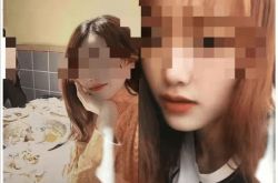 3年間ガールフレンドの世話をしていた叔母は、オンライン愛好家のためのレッスンを教えて、彼自身がガールフレンドであることが判明しました