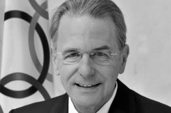 元IOC会長のジャック・ロゲが死去