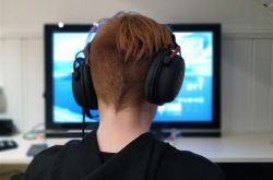 未成年者がオンラインゲームに夢中になるのを防ぐための新しい対策Tencent、Netease、ShengquGamesが対応