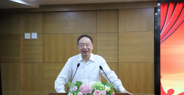科大讯飞首席科学家王仁华向母校捐设“华瑜奖”，他曾是市体校001号学生_腾讯新闻