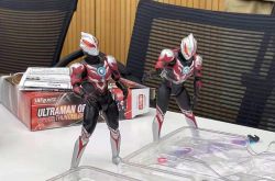 上海警察は、4種類の9つのウルトラマン玩具を含む偽造ウルトラマンで400万元を押収しました