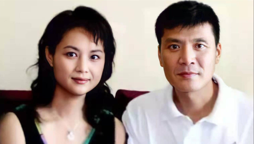 刘之冰二婚妻子罕见曝光,身份背景不一般,竟是大家熟悉的演员