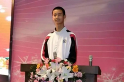 14歳で清華に行こう！清華大学で最小の数学リーダーであるChengDazhuoは、中学校で8年間の学部、修士、博士課程の特別新入社員です。