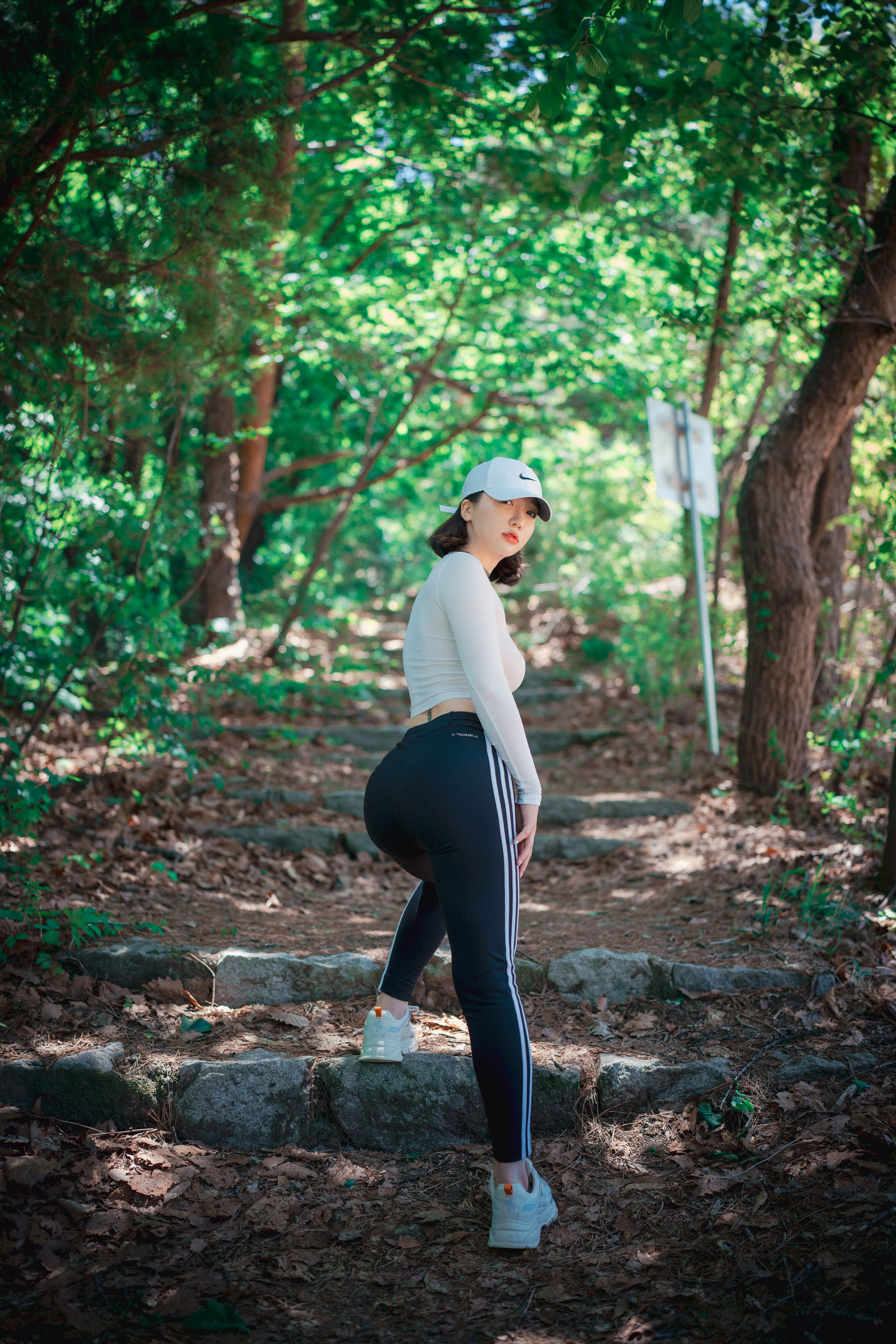 [DJAWA] Yeeun – Naughty Trekking 写真套图-番茄美图