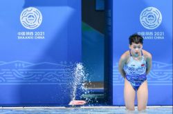 قادت Quan Hongchan فريق Guangdong للفوز بنهائيات فريق الغوص النسائي في الألعاب الوطنية "Fighting Fairy"