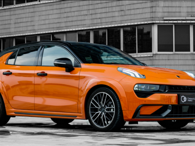 橙色生命领克02hatchback