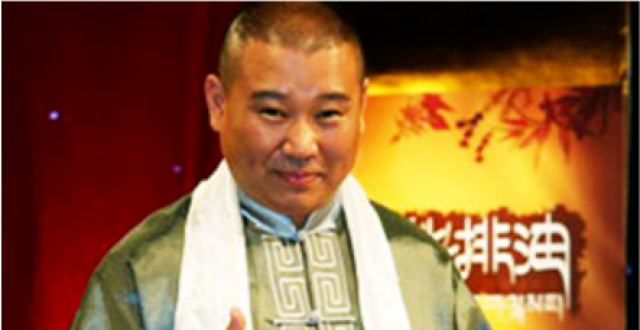 华商头条|从李维嘉代言翻车，到潘长江直播下跪，这样的乱象让人焦虑