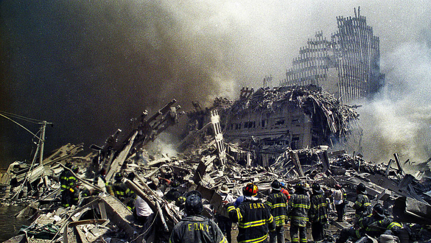 陈晓楠回忆911:消防员义无反顾冲进事故现场 身上堆积了厚厚的粉尘