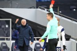 League Cup | Tottenham hits first championship in 13 years, dark horses make history _ Mourinho
