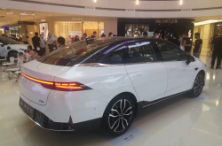 تتألق السيارة الذكية المتغيرة باستمرار Xiaopeng P5 في السهول الوسطى ، وسيتم إدراج السيارة الجديدة في جميع أنحاء البلاد في 15 سبتمبر