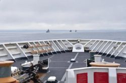 중국 해군의 055 드라이브가 알래스카 근처에 나타났습니다.