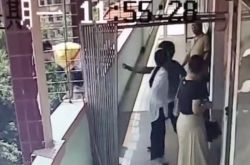 قفز طالب في مدرسة ثانوية في قوانغشي من المبنى بسبب حب سابق لأوانه
