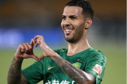 The Spanish national team striker came to Beijing Guoan with a questioning voice