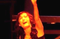 杨幂早年话剧充斥着各种强吻,霸王硬上弓各种