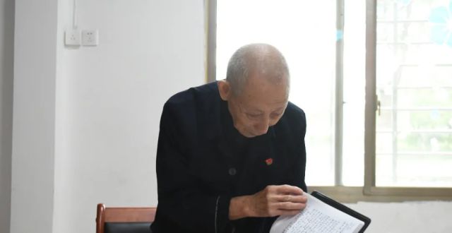 初心不改的“年轻党员”——记湖南省优秀共产党员曹扬成_腾讯新闻