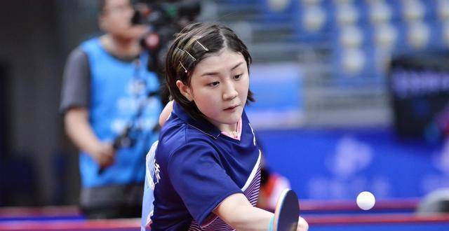 中国男足夺得12强赛首胜,以3:2的比分战胜越南刘国梁李隼观战乒超联赛