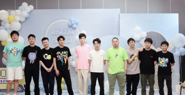 RNGM正式被淘汰，猫神出现在替补席，最后一场让他上来试试吧_腾讯新闻