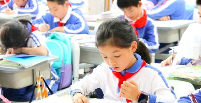 课后作业不回家，这所学校的课后服务真减负！｜回归校园_腾讯新闻