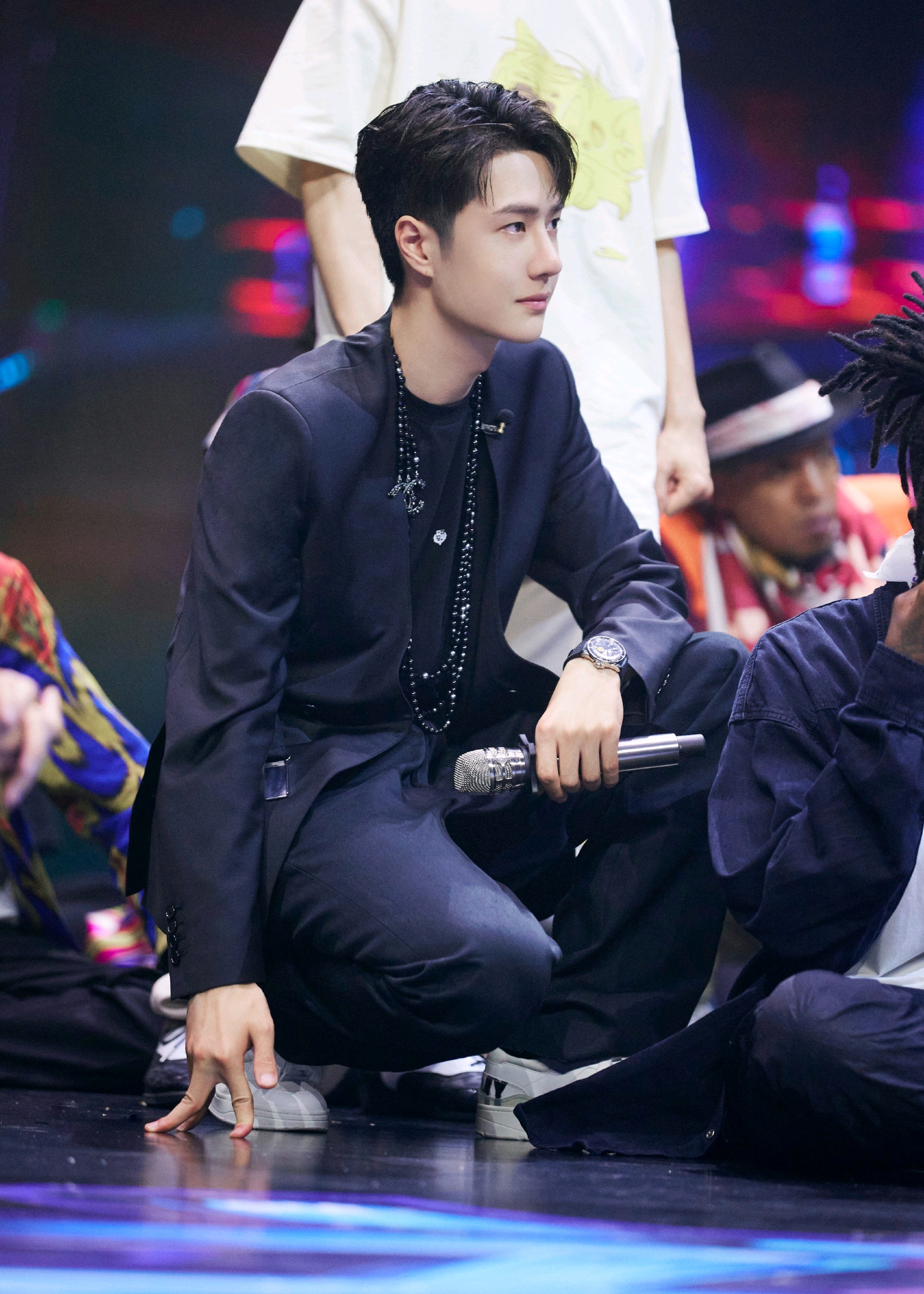 王一博街舞剧照最新代言帅照