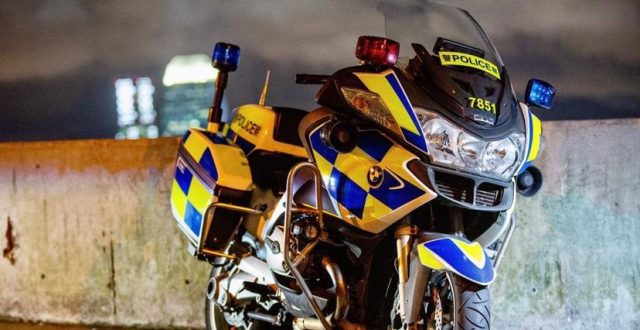 【香港警队铁骑·宝马r900rt警用摩托车】