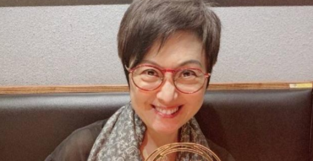 TVB花旦廖安丽近况曝光！皮肤松弛眼角皱纹抢眼，如今转行卖保险_腾讯新闻